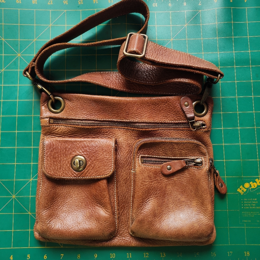 Roots The Villager Leather Bag